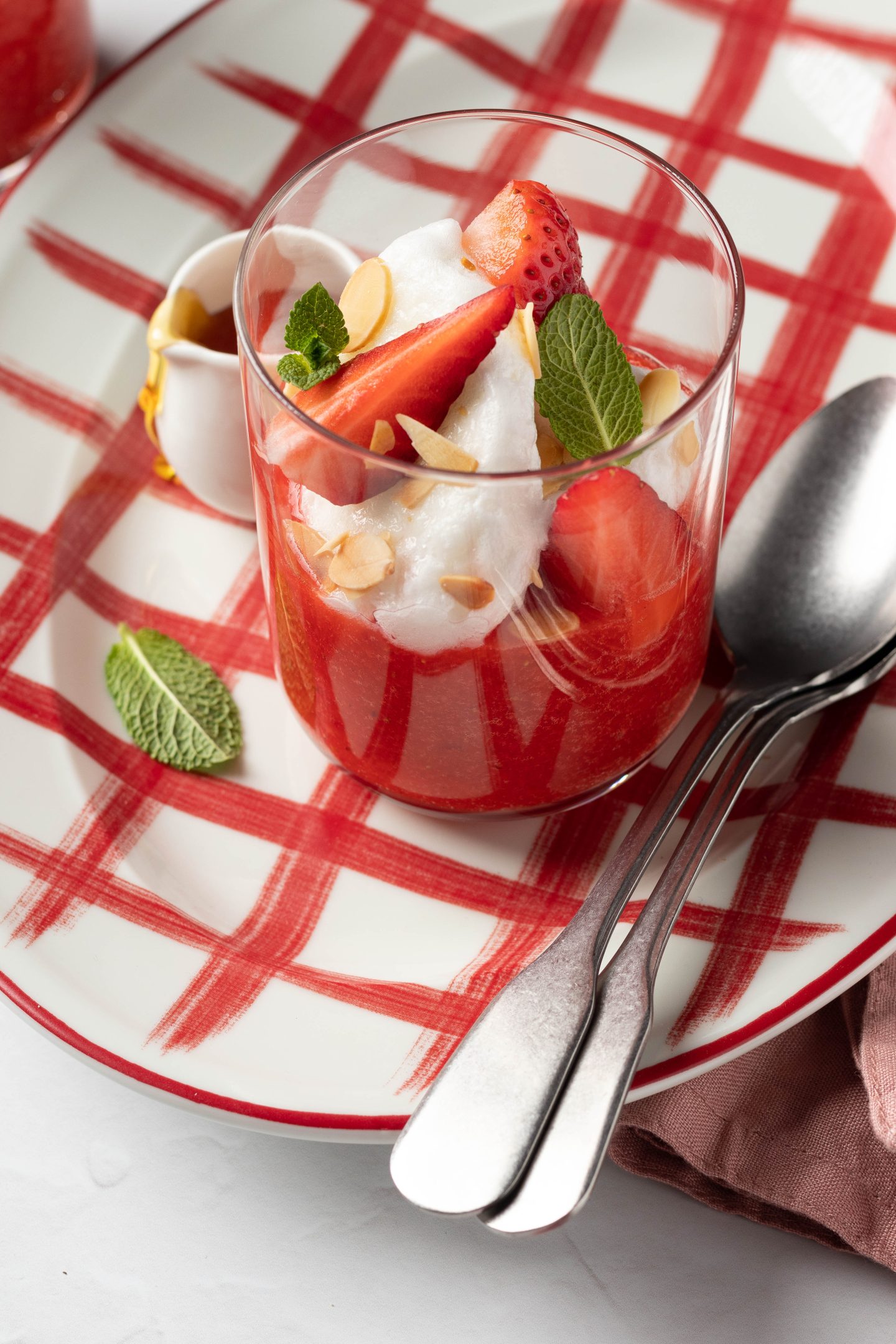 ile flottante di fragole fresche